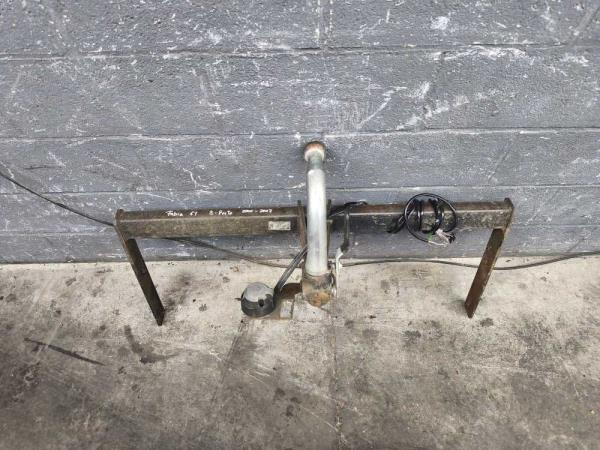 ATTACHE REMORQUE SKODA - Vue 1